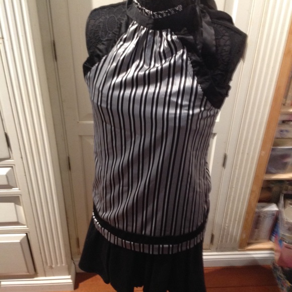 Rampage black and white sleeveless blouse - Picture 2 of 4